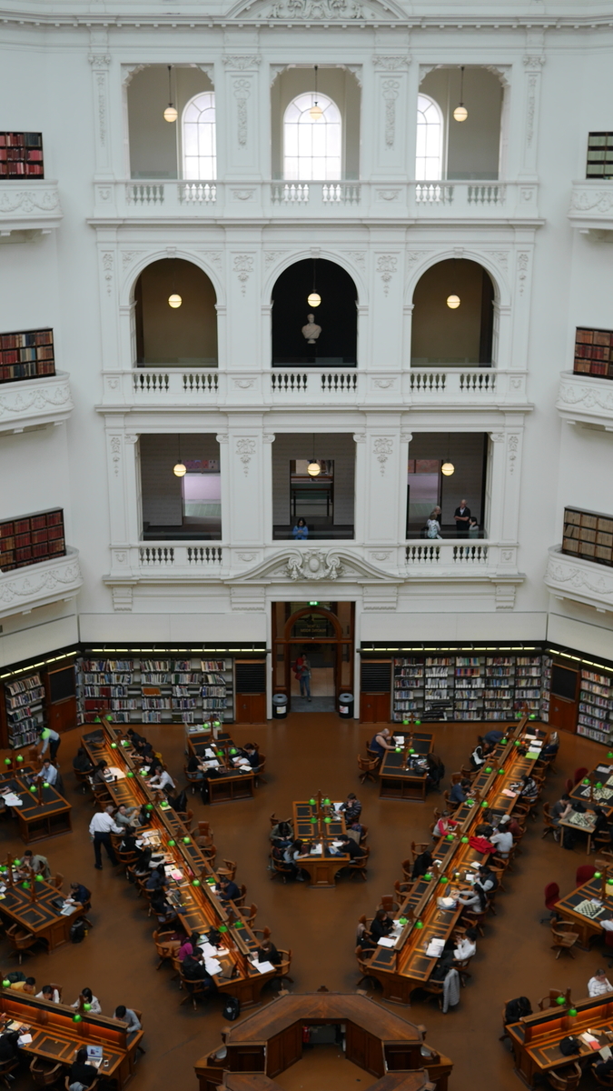 ビクトリア州立図書館